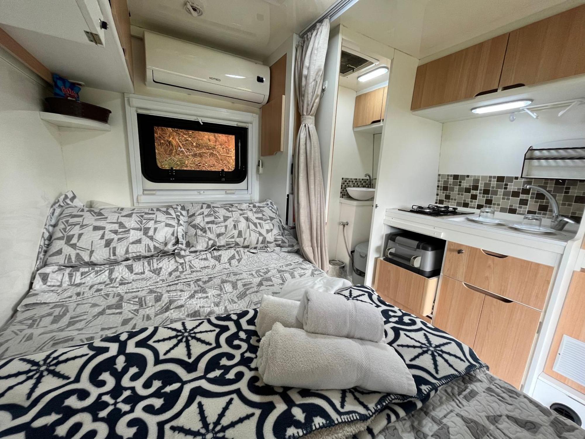 Caravan,1586843408:JPEG
